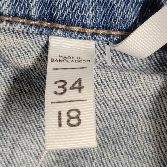 Loft NWT DenimFlare Crop Mid Rise Jeans Size 18. - Picture 8 of 11